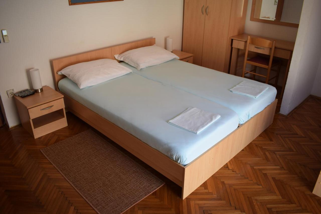 Vila Jelena - Studio Apartments For 2 To 3 Persons In Sv Filip I Jakov Sveti Filip i Jakov Exterior photo